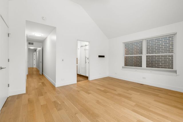 1618 W Pierce Avenue, Chicago, IL 60622