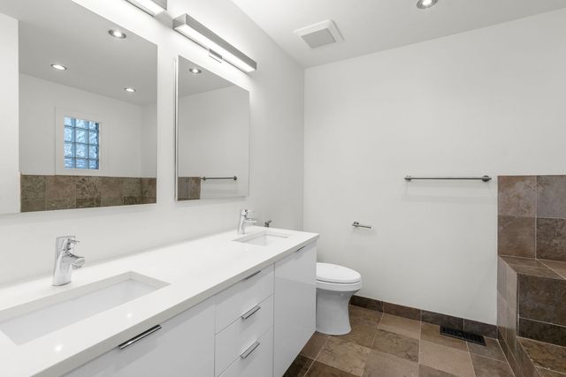 1618 W Pierce Avenue, Chicago, IL 60622