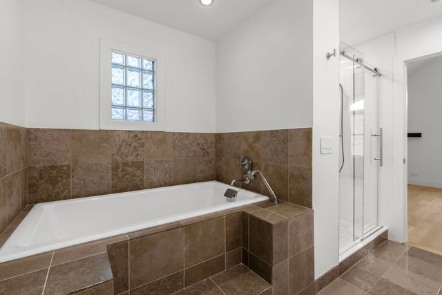 1618 W Pierce Avenue, Chicago, IL 60622