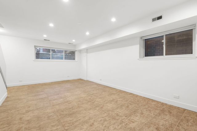 1618 W Pierce Avenue, Chicago, IL 60622