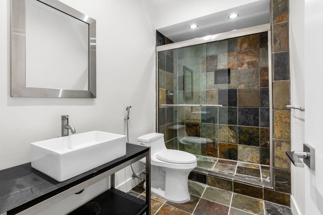 1618 W Pierce Avenue, Chicago, IL 60622