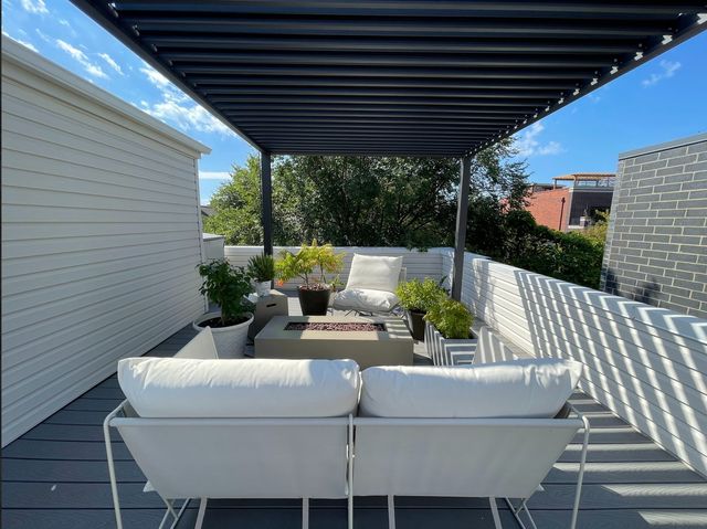 1618 W Pierce Avenue, Chicago, IL 60622