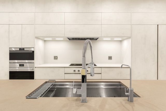 1618 W Pierce Avenue, Chicago, IL 60622