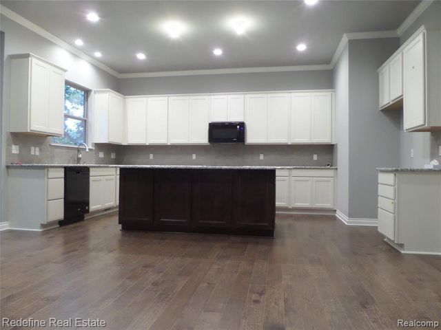 1 Pine Grove Lane, Milford, MI 48381