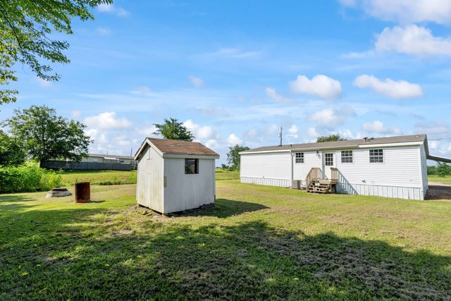 303 Eagle Parkway, Mabank, TX 75147