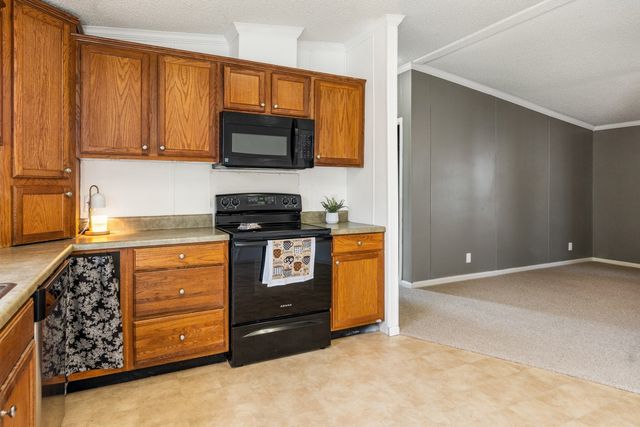 303 Eagle Parkway, Mabank, TX 75147