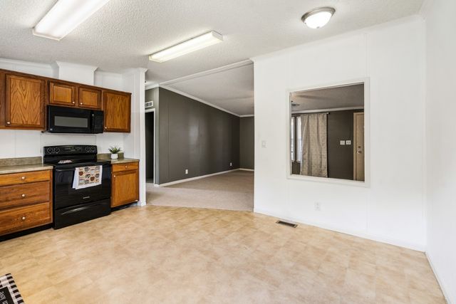 303 Eagle Parkway, Mabank, TX 75147