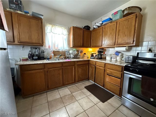 3521 W 129th Street, Cleveland, OH 44111