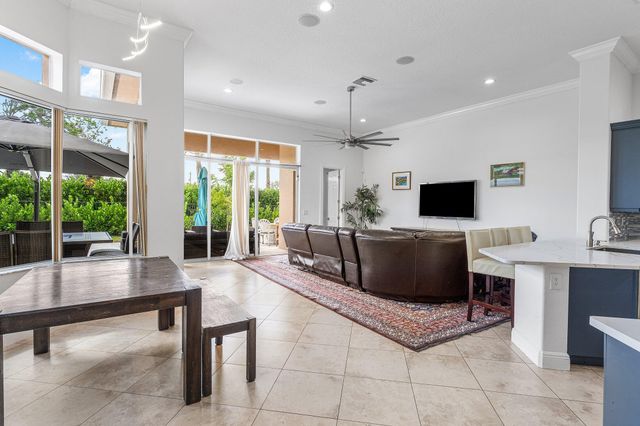 3381 Lago De Talavera, Lake Worth, FL 33467