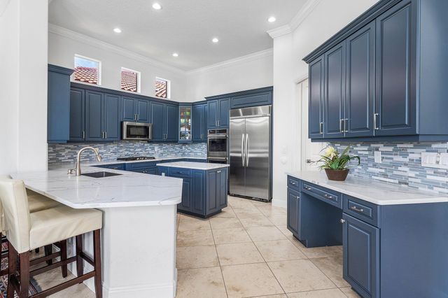 3381 Lago De Talavera, Lake Worth, FL 33467