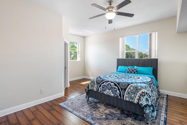 3381 Lago De Talavera, Lake Worth, FL 33467