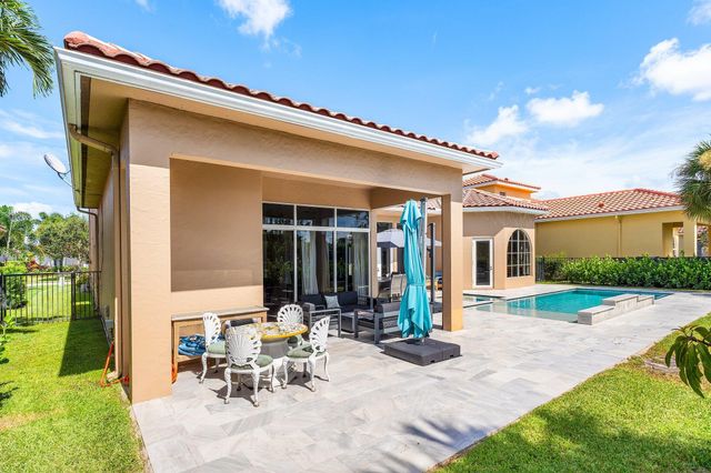 3381 Lago De Talavera, Lake Worth, FL 33467