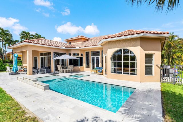 3381 Lago De Talavera, Lake Worth, FL 33467