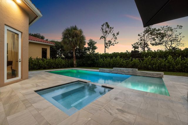 3381 Lago De Talavera, Lake Worth, FL 33467