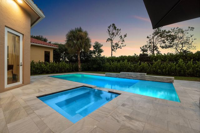 3381 Lago De Talavera, Lake Worth, FL 33467