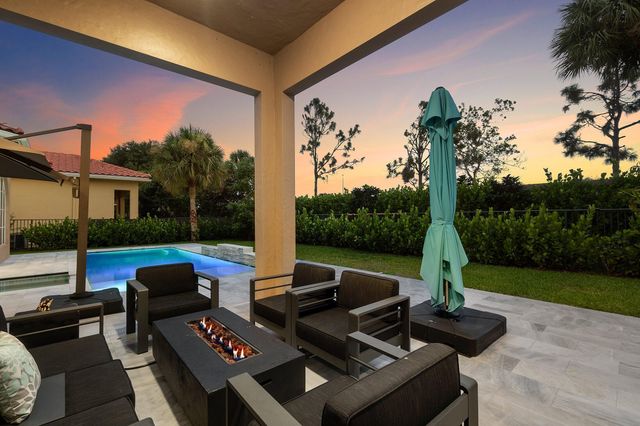 3381 Lago De Talavera, Lake Worth, FL 33467