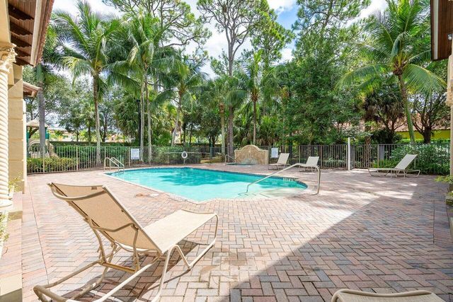 3381 Lago De Talavera, Lake Worth, FL 33467