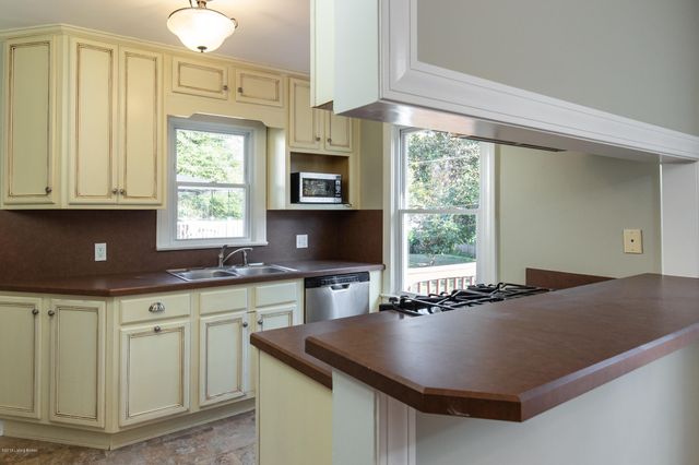 4022 Gloucester Rd, Louisville, KY 40207