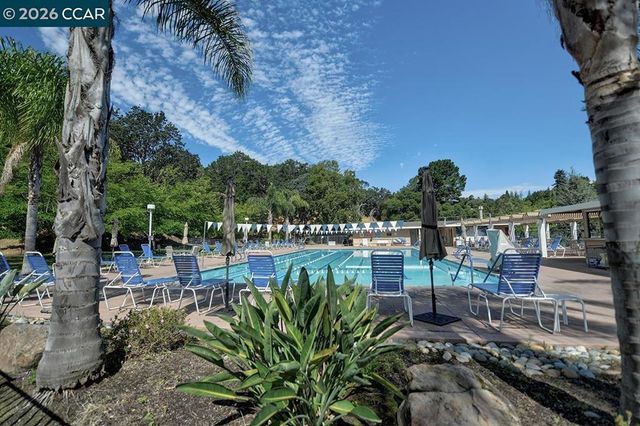 2601 Pine Knoll Dr 8, Walnut Creek, CA 94595