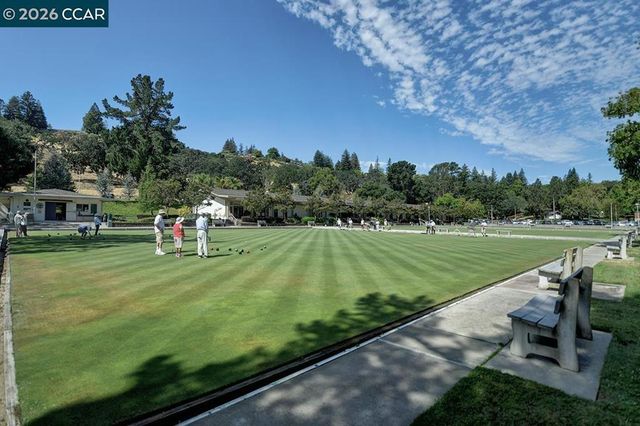 2601 Pine Knoll Dr 8, Walnut Creek, CA 94595