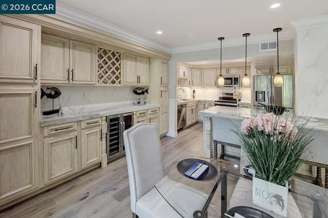 2601 Pine Knoll Dr 8, Walnut Creek, CA 94595