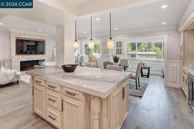 2601 Pine Knoll Dr 8, Walnut Creek, CA 94595