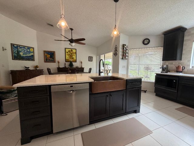 1551 S CLUB Drive, Wellington, FL 33414