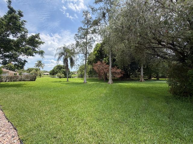 1551 S CLUB Drive, Wellington, FL 33414