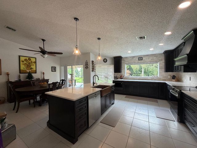 1551 S CLUB Drive, Wellington, FL 33414