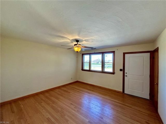 348 Kempsville RD, Chesapeake, VA 23320