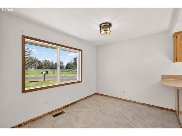 38805 Sw TENBUSH Ln, Willamina, OR 97396