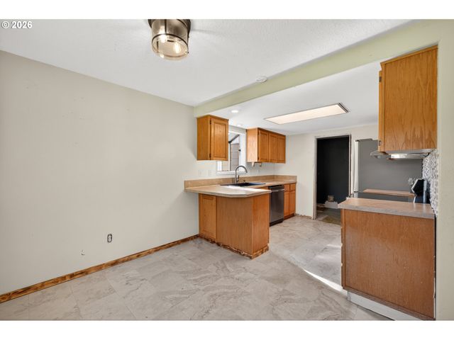 38805 Sw TENBUSH Ln, Willamina, OR 97396