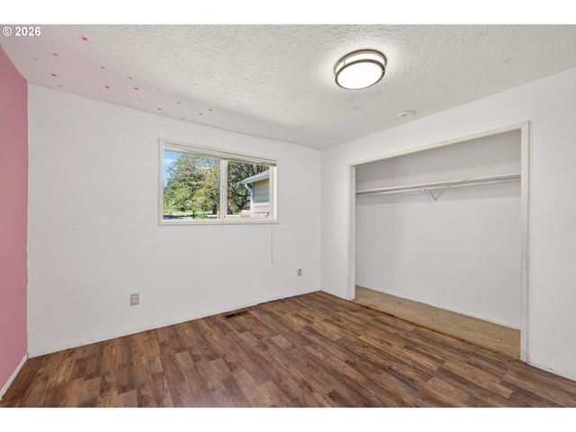 38805 Sw TENBUSH Ln, Willamina, OR 97396