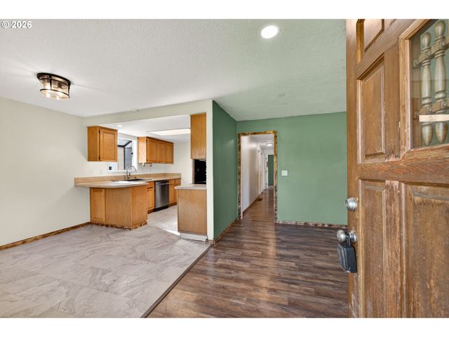38805 Sw TENBUSH Ln, Willamina, OR 97396