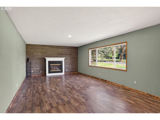 38805 Sw TENBUSH Ln, Willamina, OR 97396