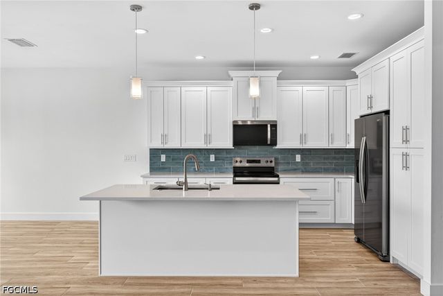 8613 Banyan Bay BLVD, Fort Myers, FL 33908