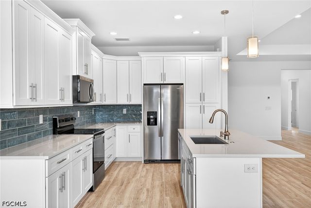 8613 Banyan Bay BLVD, Fort Myers, FL 33908