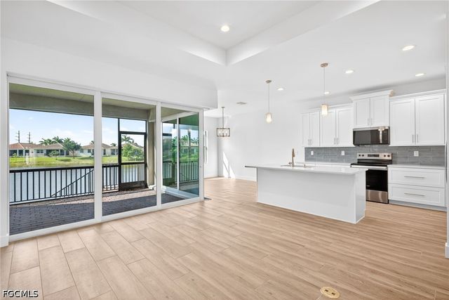 8613 Banyan Bay BLVD, Fort Myers, FL 33908