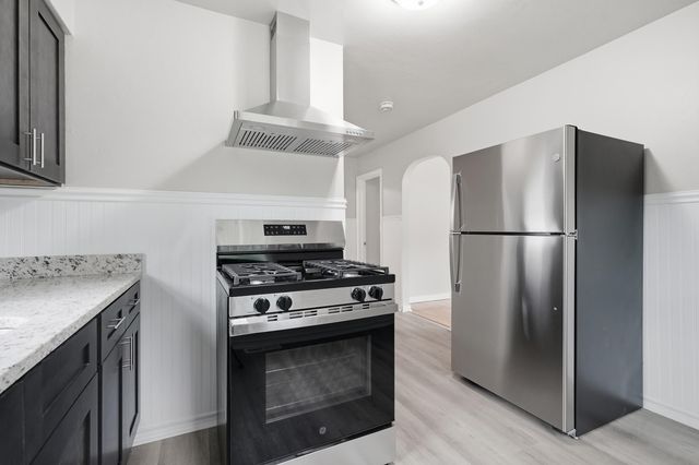 3050 W 39th Place, Gary, IN 46408