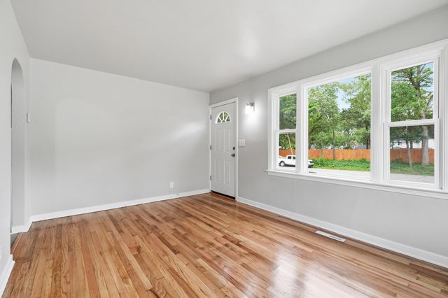 3050 W 39th Place, Gary, IN 46408