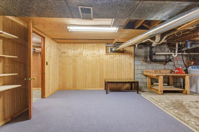 109 Airport Parkway, South Burlington, VT 05403