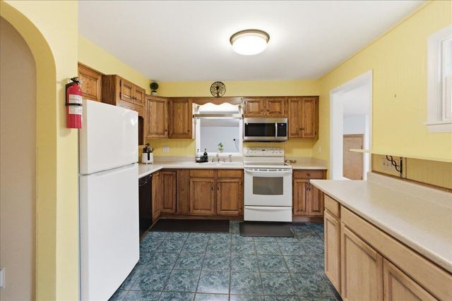 109 Airport Parkway, South Burlington, VT 05403