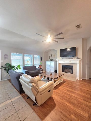 217 Cedar Crest Drive, Justin, TX 76247