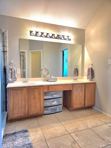 217 Cedar Crest Drive, Justin, TX 76247