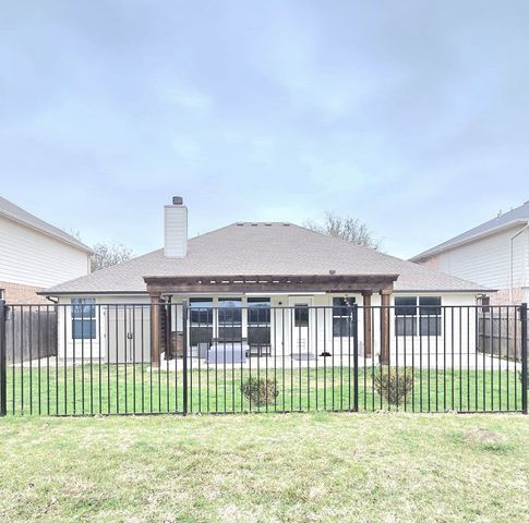 217 Cedar Crest Drive, Justin, TX 76247