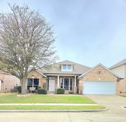217 Cedar Crest Drive, Justin, TX 76247