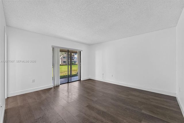 8415 SW 107th Avenue 143W, Miami, FL 33173