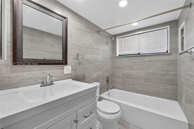8415 SW 107th Avenue 143W, Miami, FL 33173