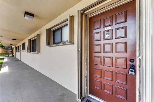 8415 SW 107th Avenue 143W, Miami, FL 33173