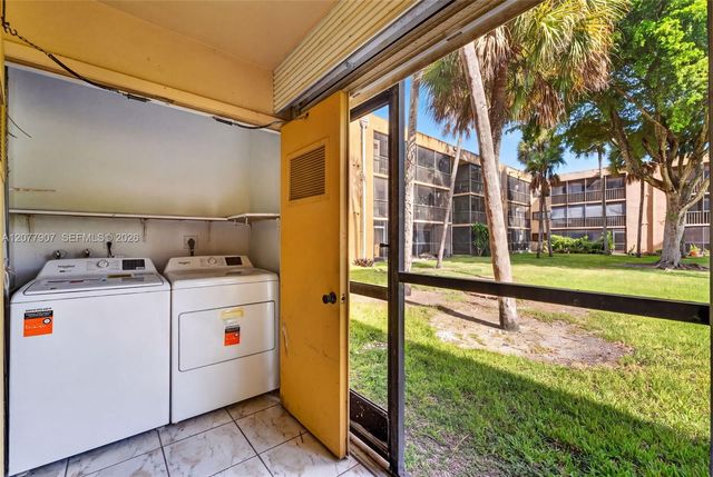 8415 SW 107th Avenue 143W, Miami, FL 33173